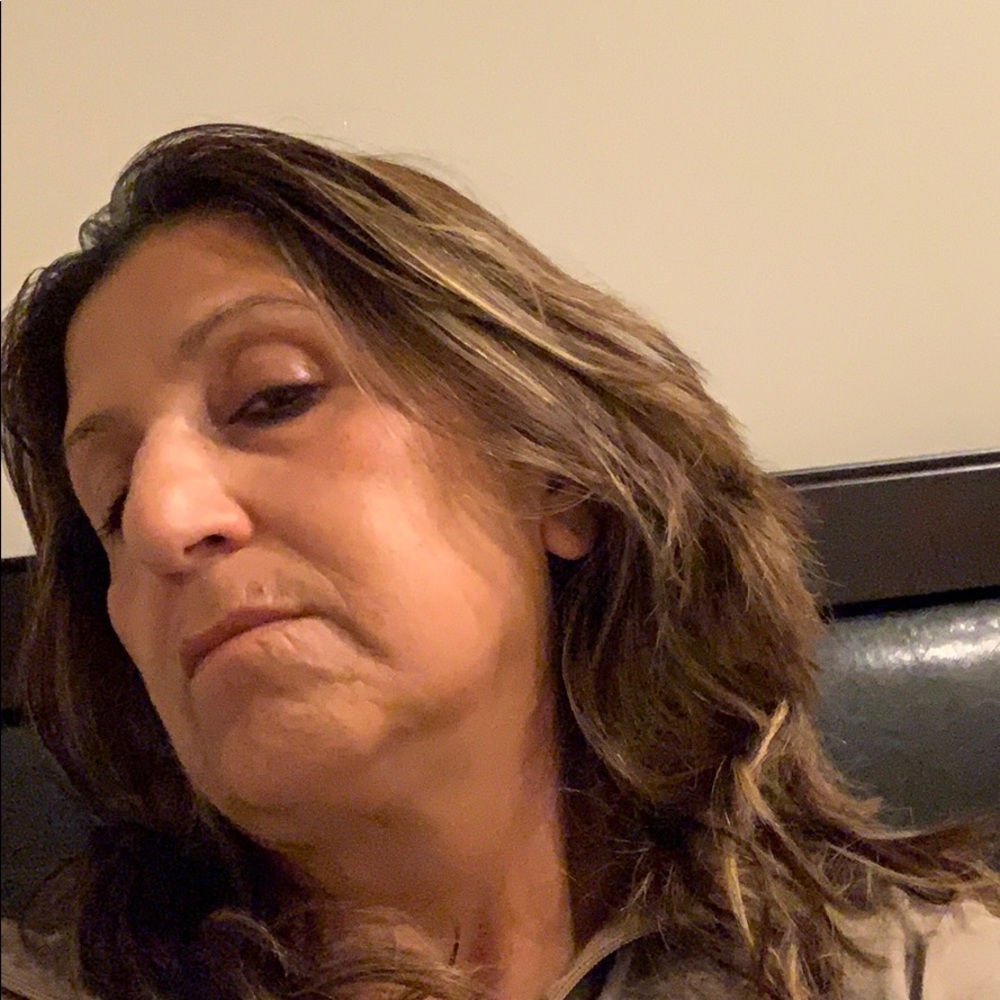 Meet your Posher, Fakriah